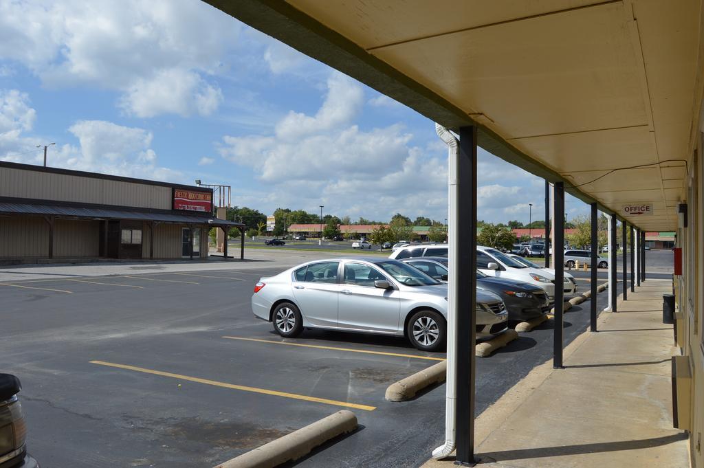 Delux Inn Tulsa Dış mekan fotoğraf